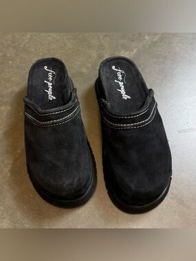 Womens Suede Free People Milo Everyday Mules
Sz 11